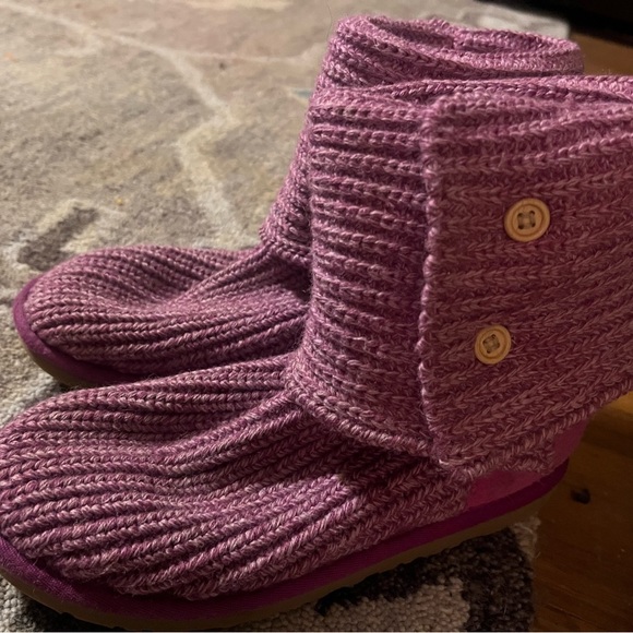 Ugg sweater boots, style: Classic Cardy, size: 4 - Picture 4 of 10